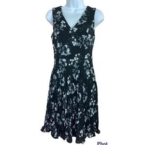Banana Republic Black Floral Dress Sz 0 Lined Sleeveless Pleated Knee Length